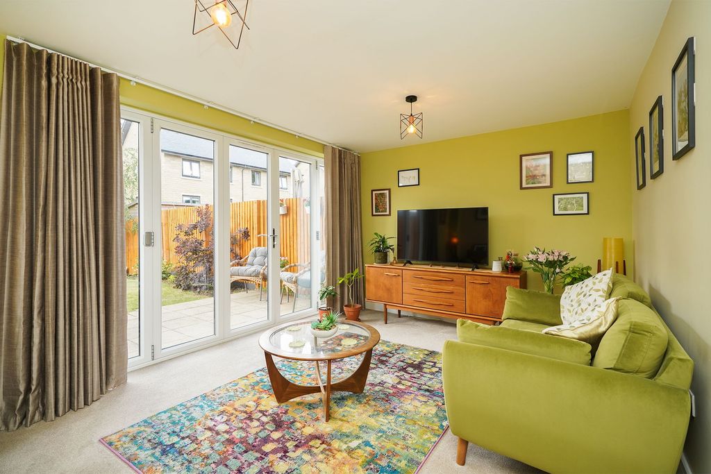 Property photo 2 of 21
