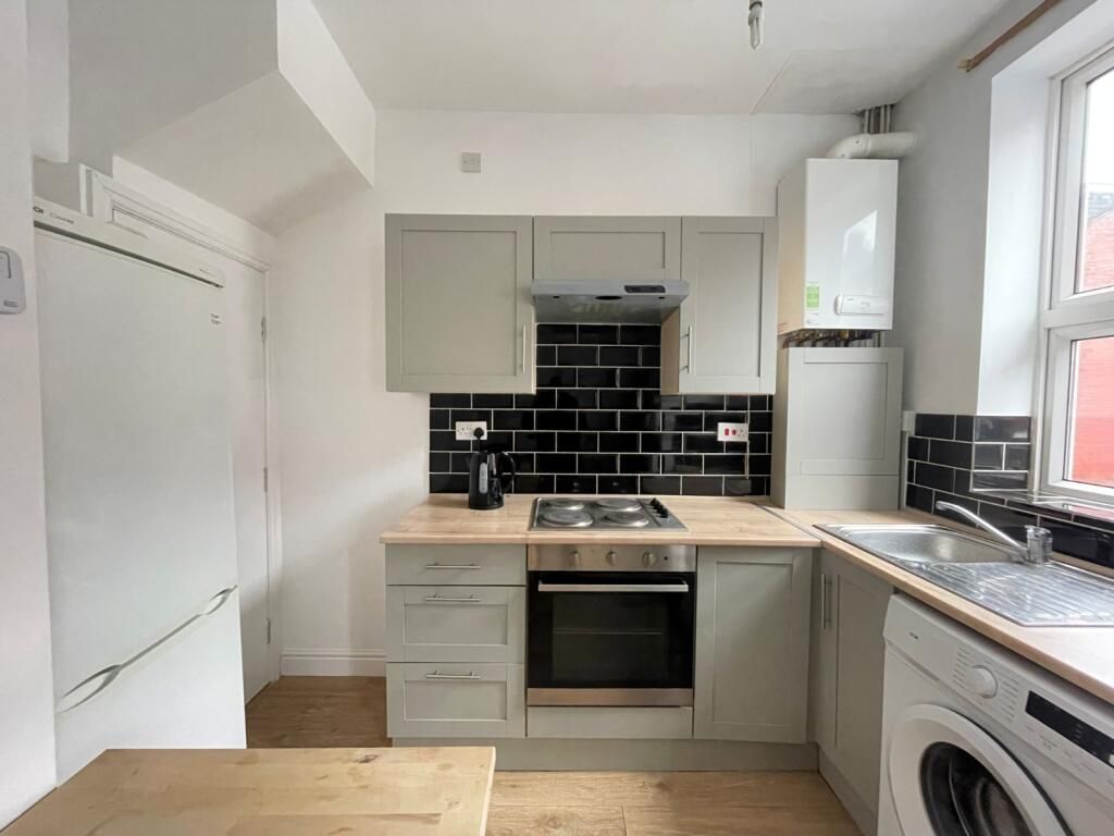 Property photo 1 of 5 3 Bed Flat To Rent Foxwell Street, London Se4 2DX
