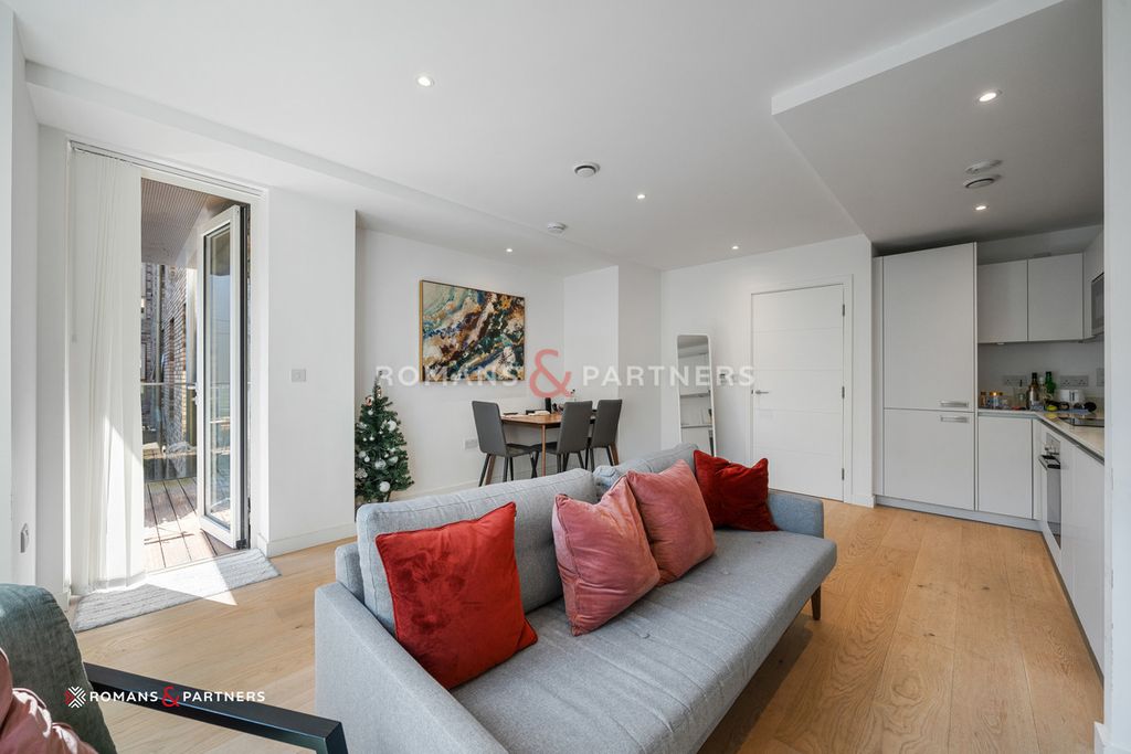 Property photo 2 of 16