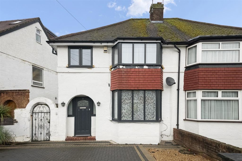 Property photo 1 of 11