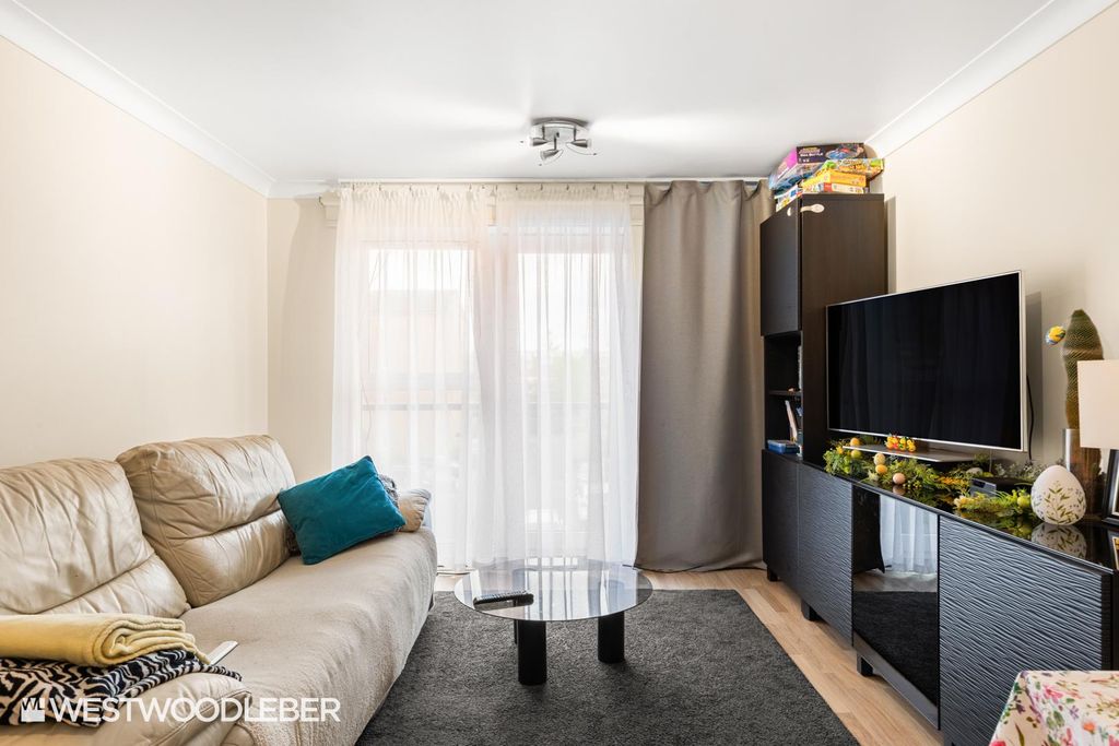 Property photo 2 of 19 Clarencelodge_9.Jpg