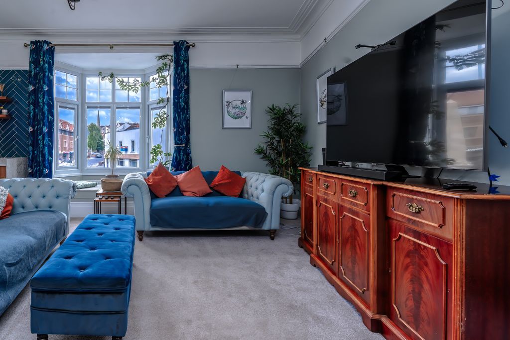 Property photo 2 of 27