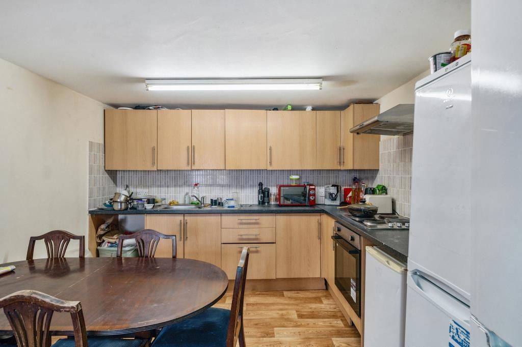 Property photo 2 of 10 Kitchen