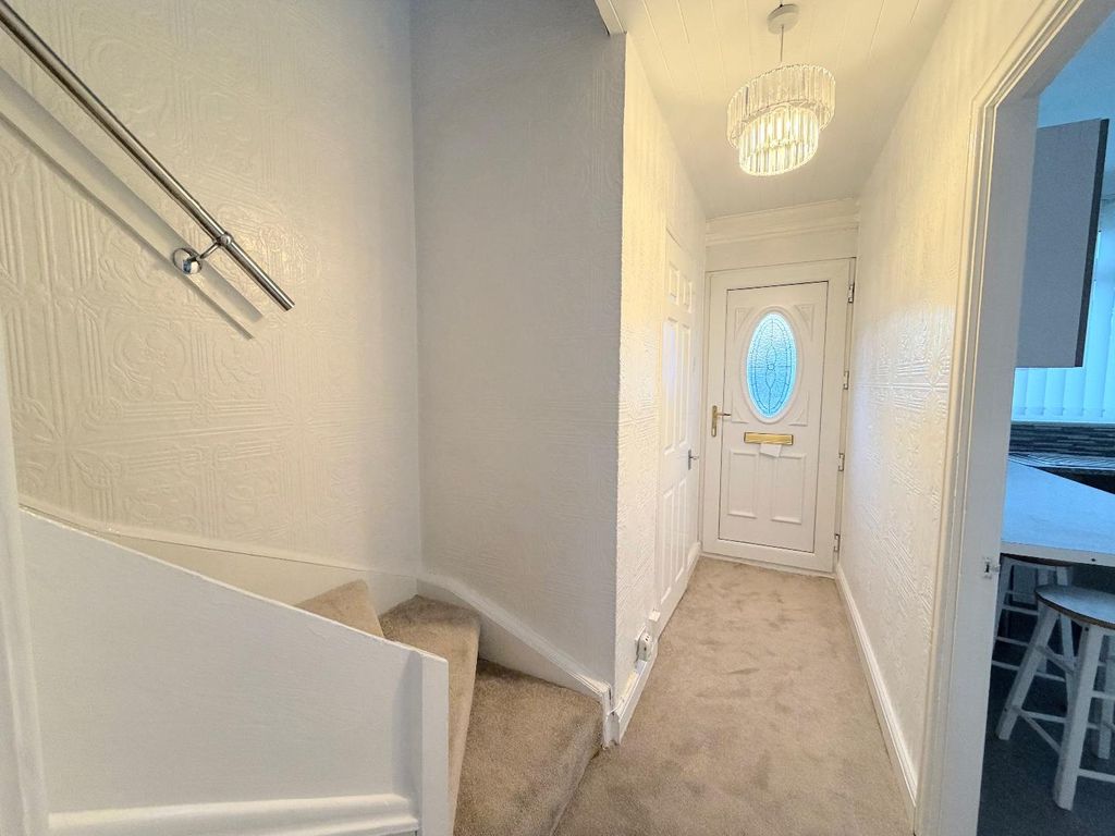 Property photo 3 of 10 Hallway