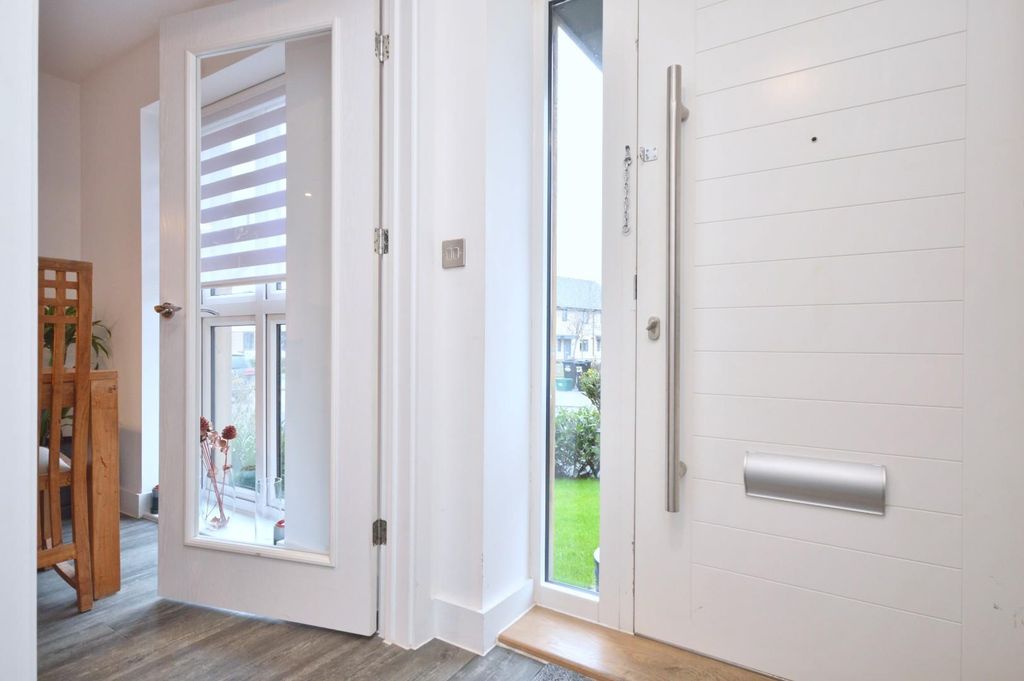 Property photo 2 of 23 Hallway