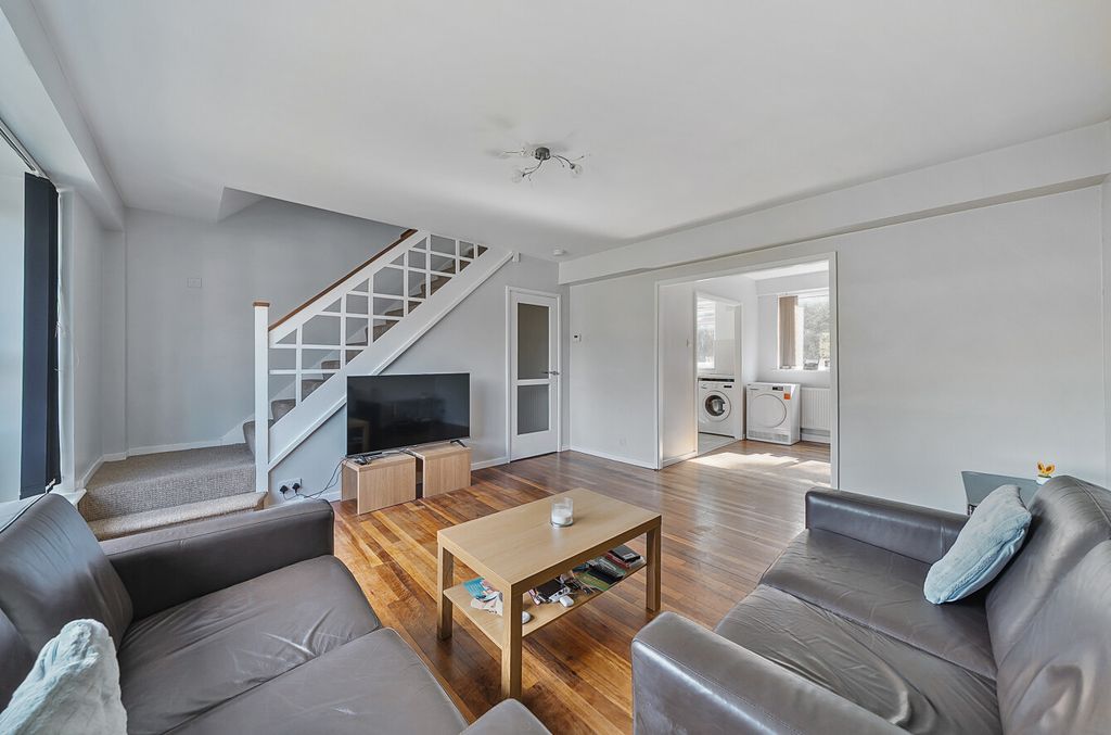 Property photo 2 of 16 1327906-12-687E04...