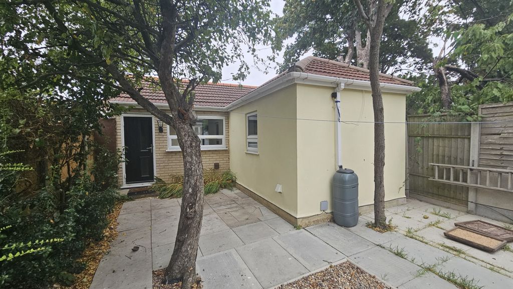 Property photo 1 of 9 1 Bedroom Bungalow For Rent