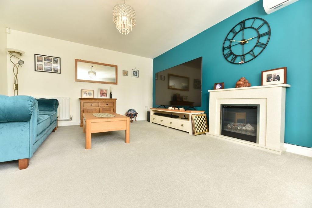 Property photo 3 of 24