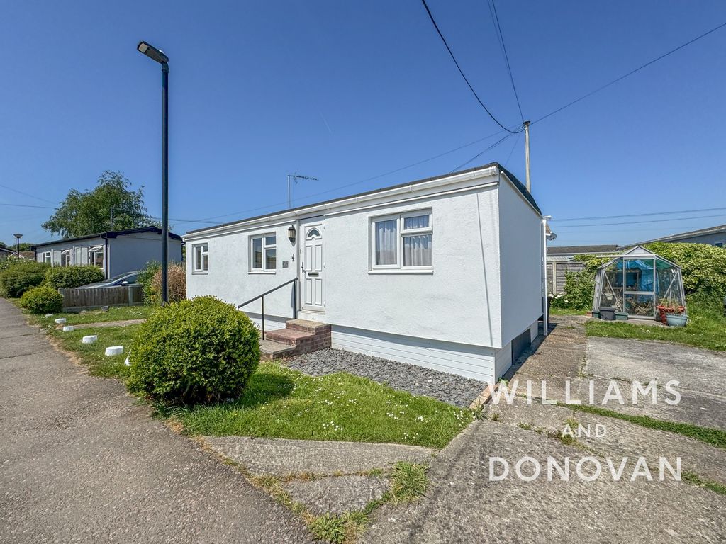 Property photo 1 of 13 Watermark