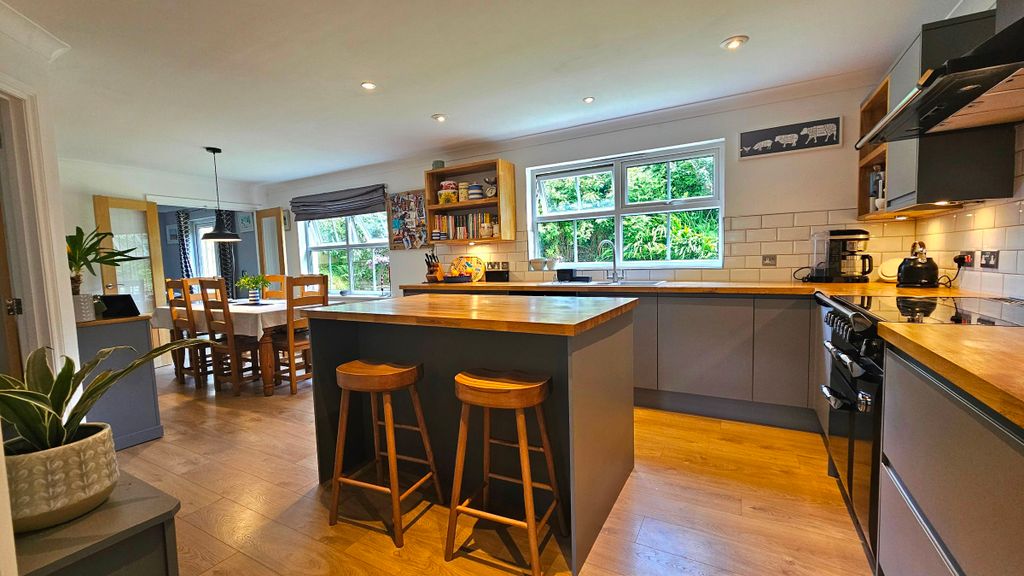 Property photo 3 of 22