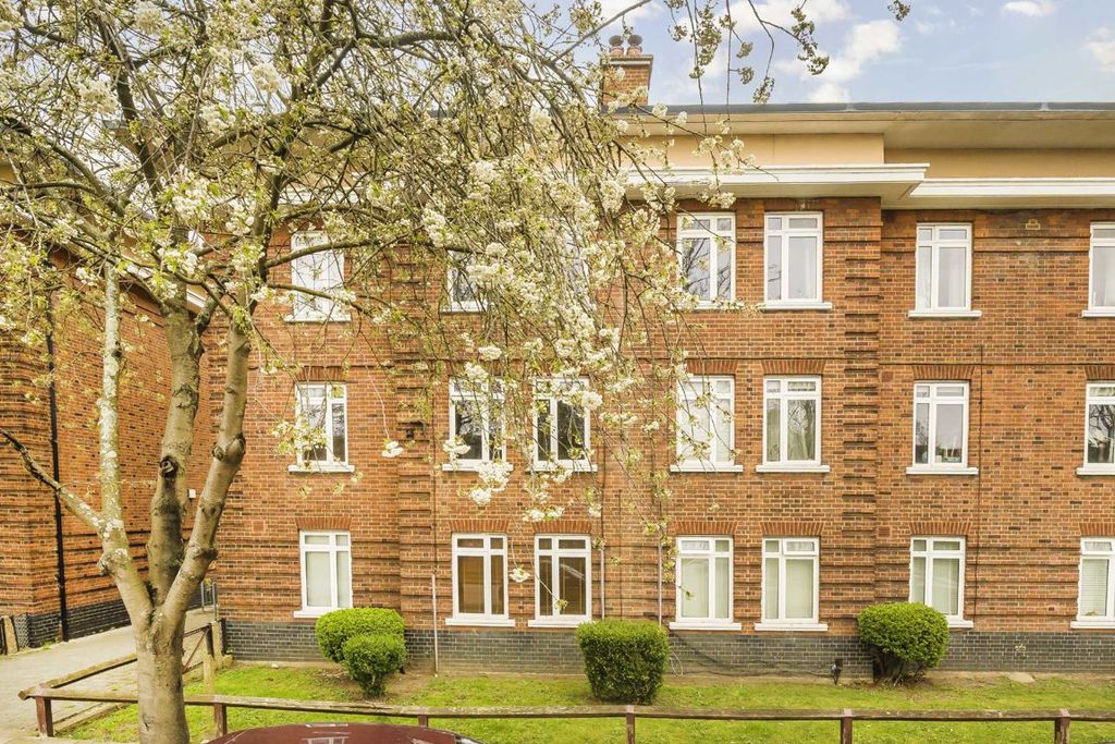 Property photo 1 of 5