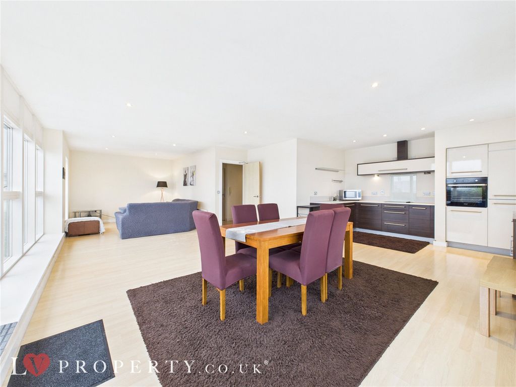 Property photo 3 of 29 Picture No. 07