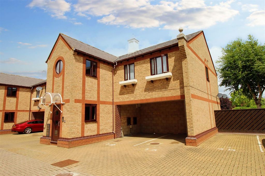 Property photo 1 of 1