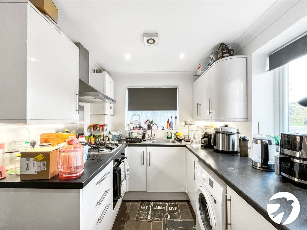 Property photo 3 of 10 Picture No. 08