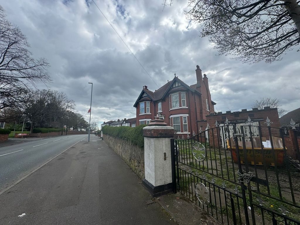 Property photo 2 of 3