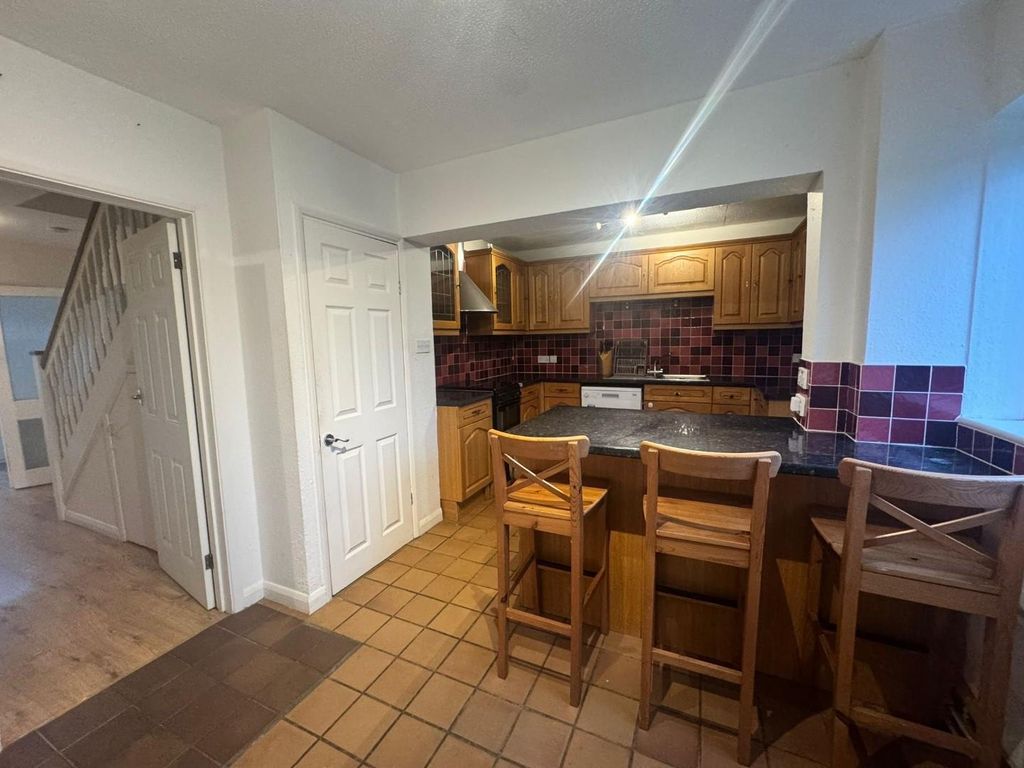 Property photo 3 of 14 Kitchen 2.Jpeg