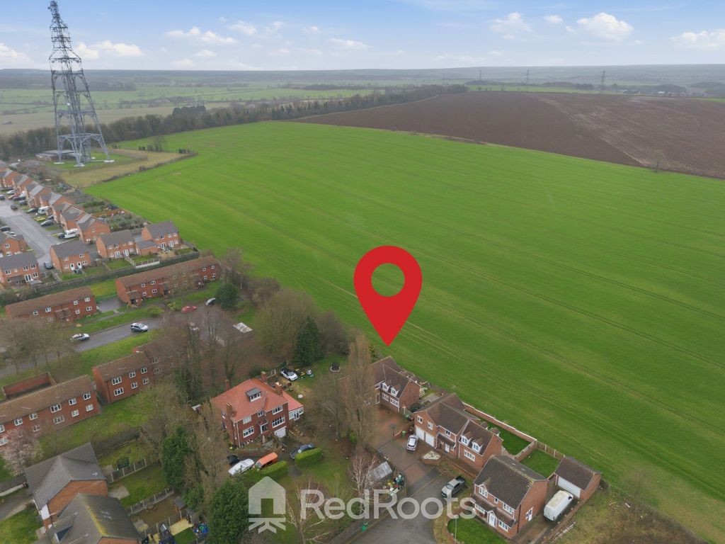 Property photo 2 of 37 4848243