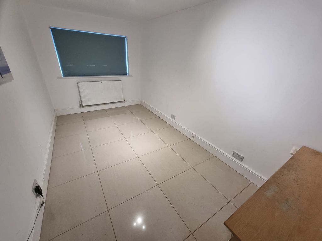 Property photo 3 of 12 Photograph 3