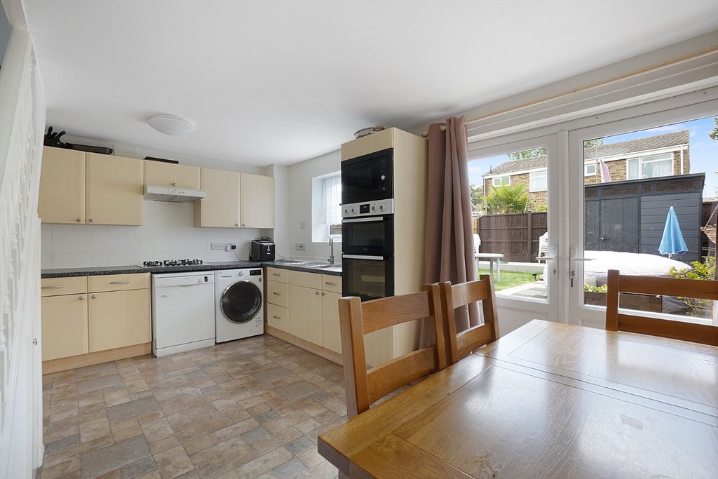 Property photo 3 of 12 4246415