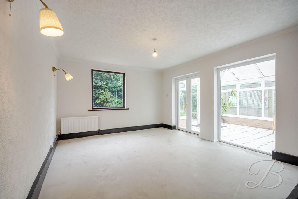 Property photo 3 of 46 Living Room