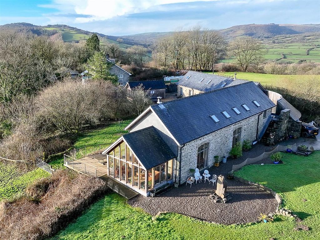 taliaris-llandeilo-sa19-4-bed-detached-house-for-sale-895-000