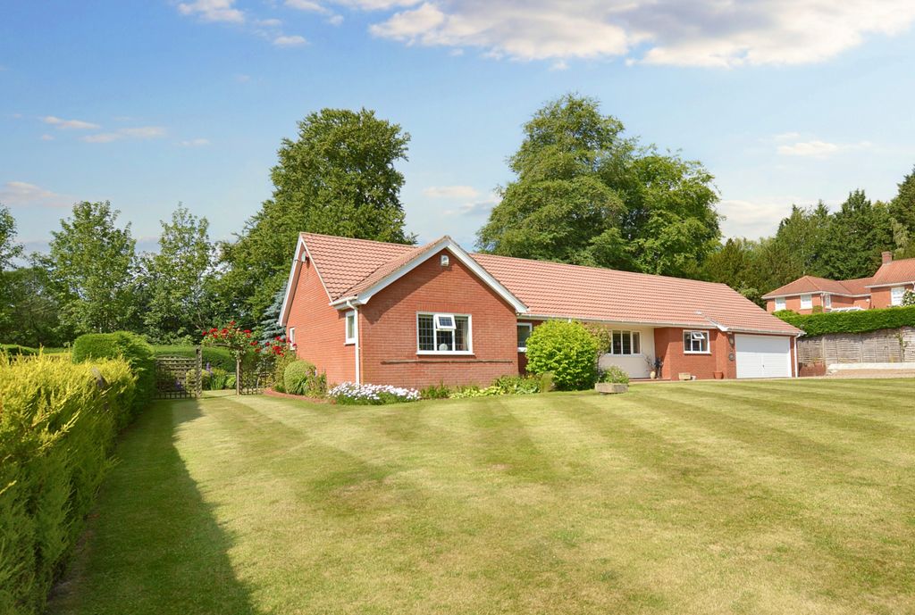 Property photo 1 of 43