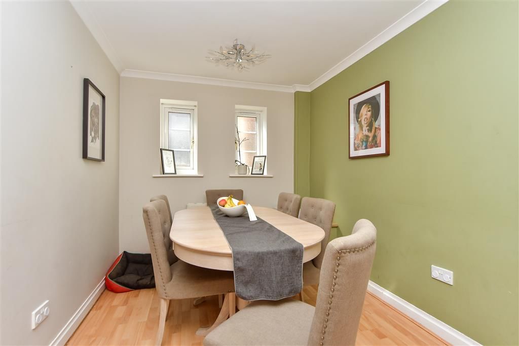 Property photo 3 of 10 Dining Area
