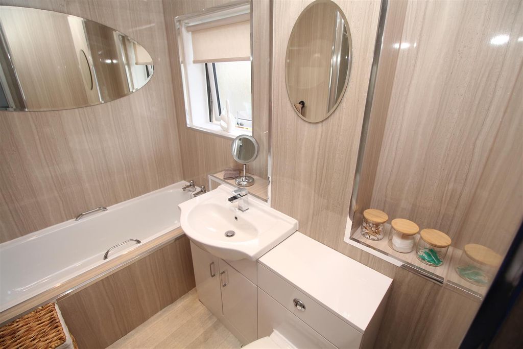 Additional image 35 of 4 bed terraced house for saleOronsay Avenue, Port Glasgow PA14