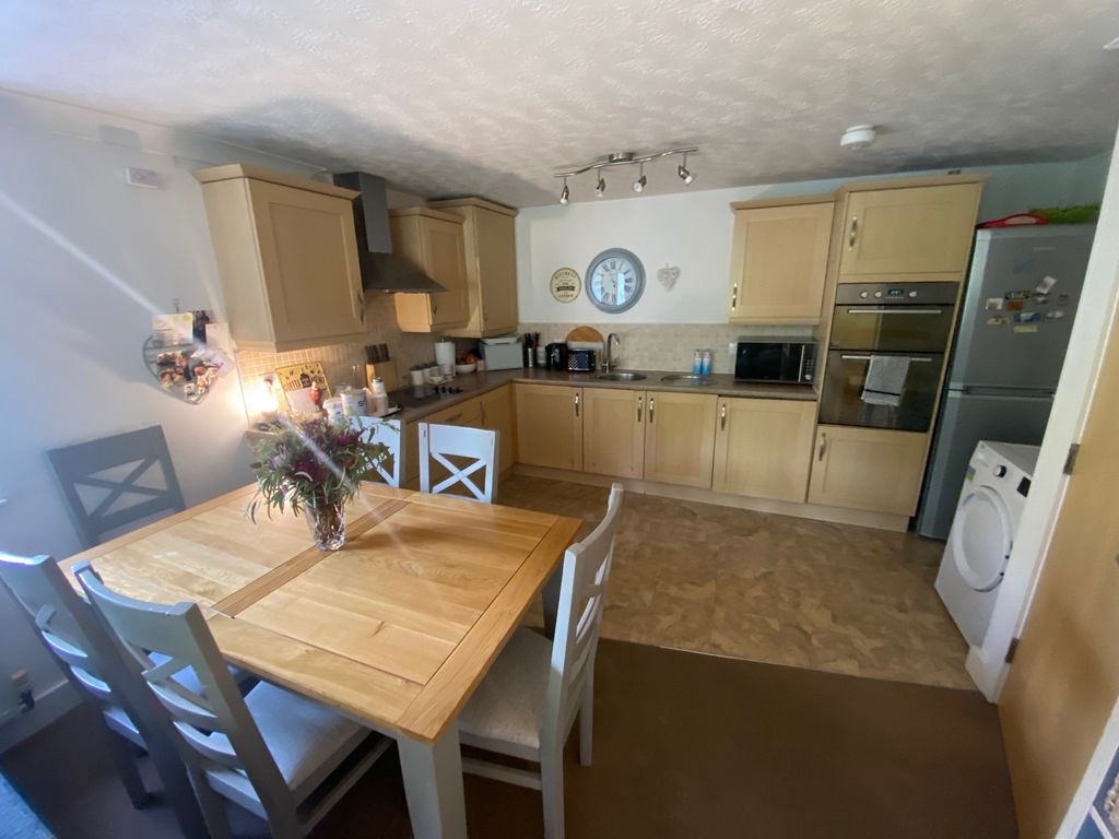 Property photo 3 of 13