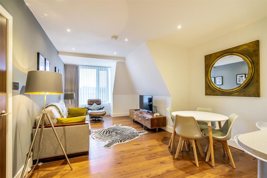 Property photo 1 of 19 Castle Chambers_26.Jpg