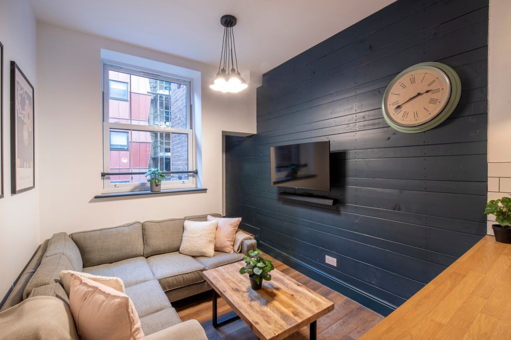 Property photo 3 of 11 Photo 2