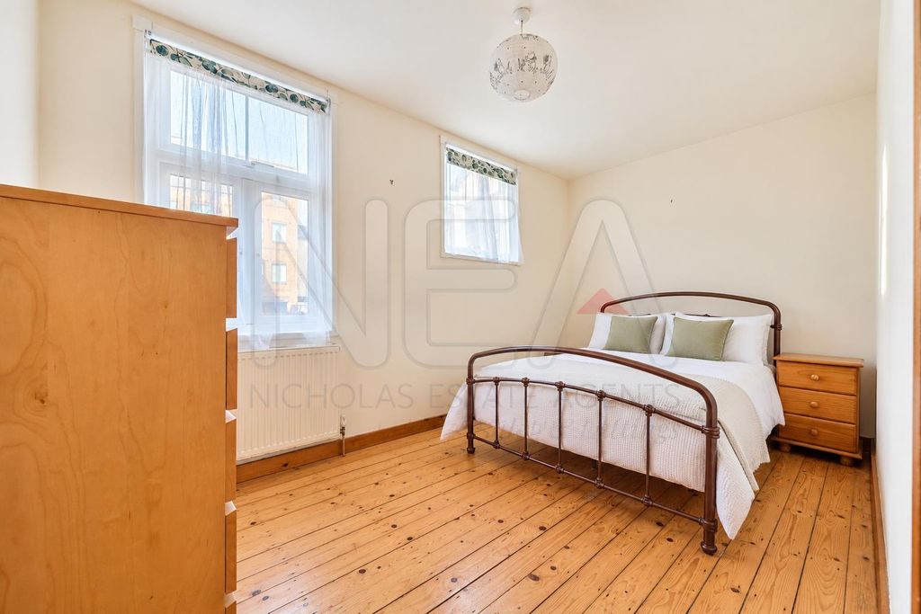 Property photo 3 of 11 Bedroom