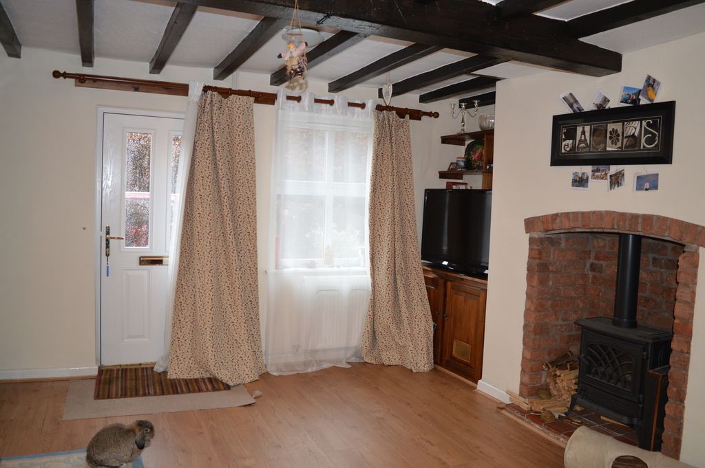Property photo 2 of 10 Lounge