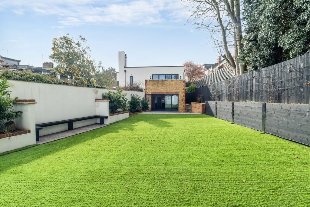 Property photo 2 of 14