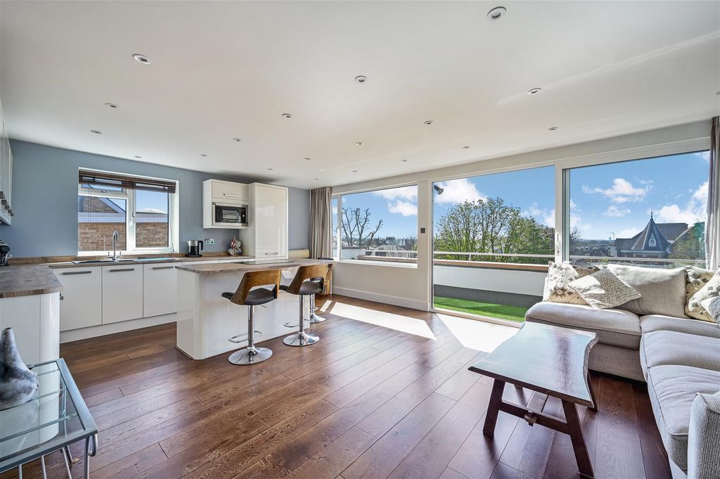Property photo 3 of 12 Rydal Court, 8-11.Jpg