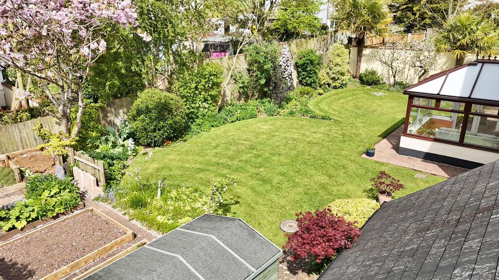 Property photo 3 of 41