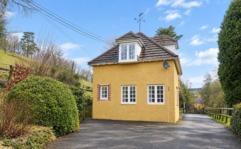Property photo 1 of 11