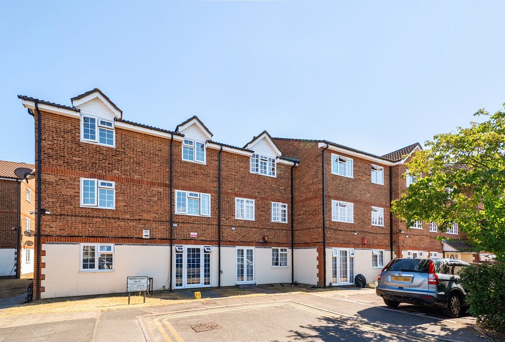 Property photo 1 of 8 1499072-1-6A68517...