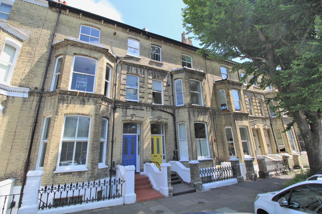 Property photo 2 of 15 1