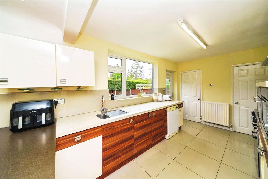 Property photo 3 of 17 Pbox-Img.Jpg