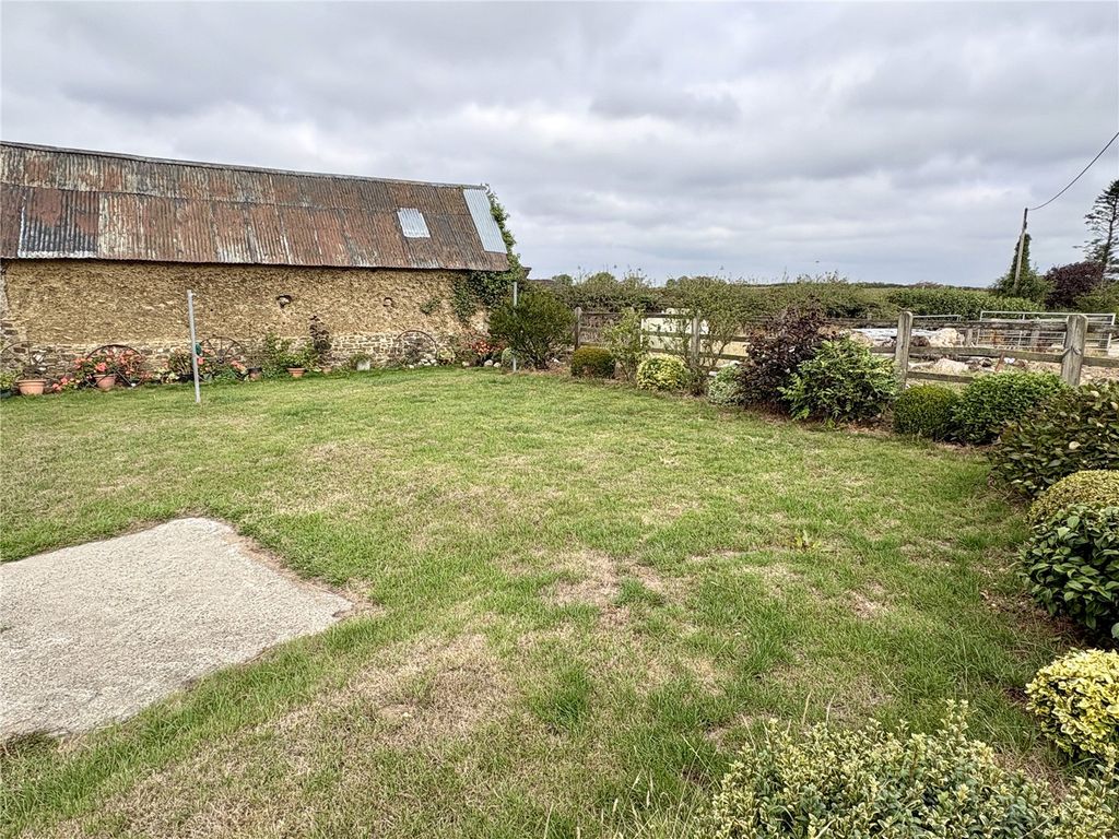 Property photo 2 of 12 Picture No. 13
