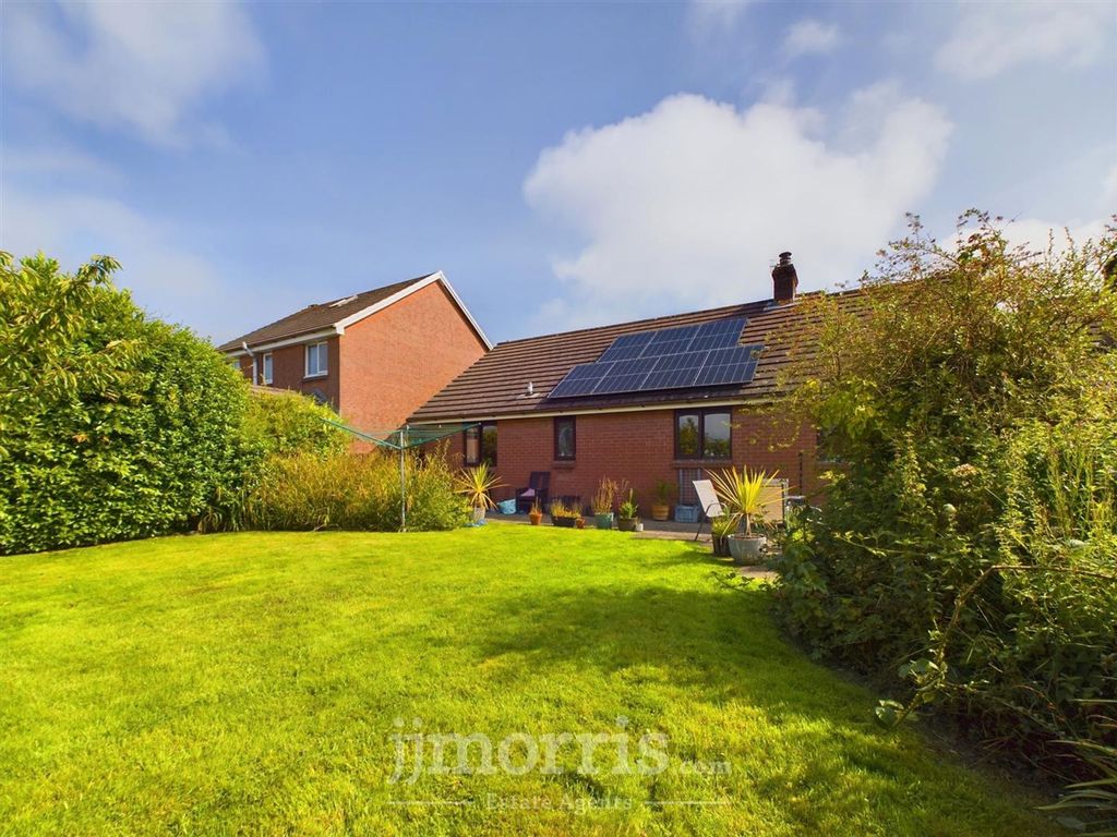 Property photo 2 of 13 Cam02122G0-Pr0135-Still005.Jpg