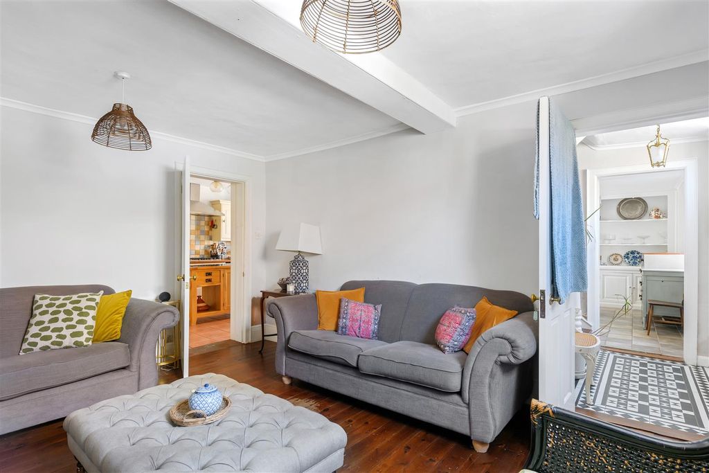 Property photo 2 of 23 56 Church St-Hi-7