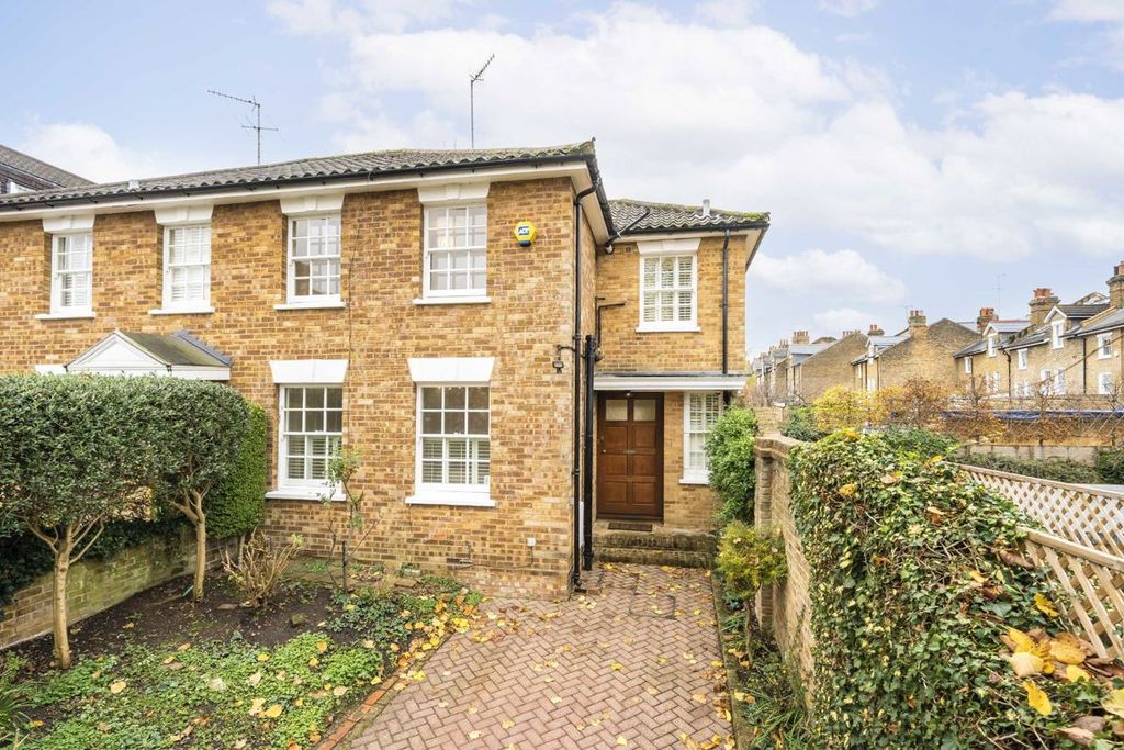 Property photo 1 of 8