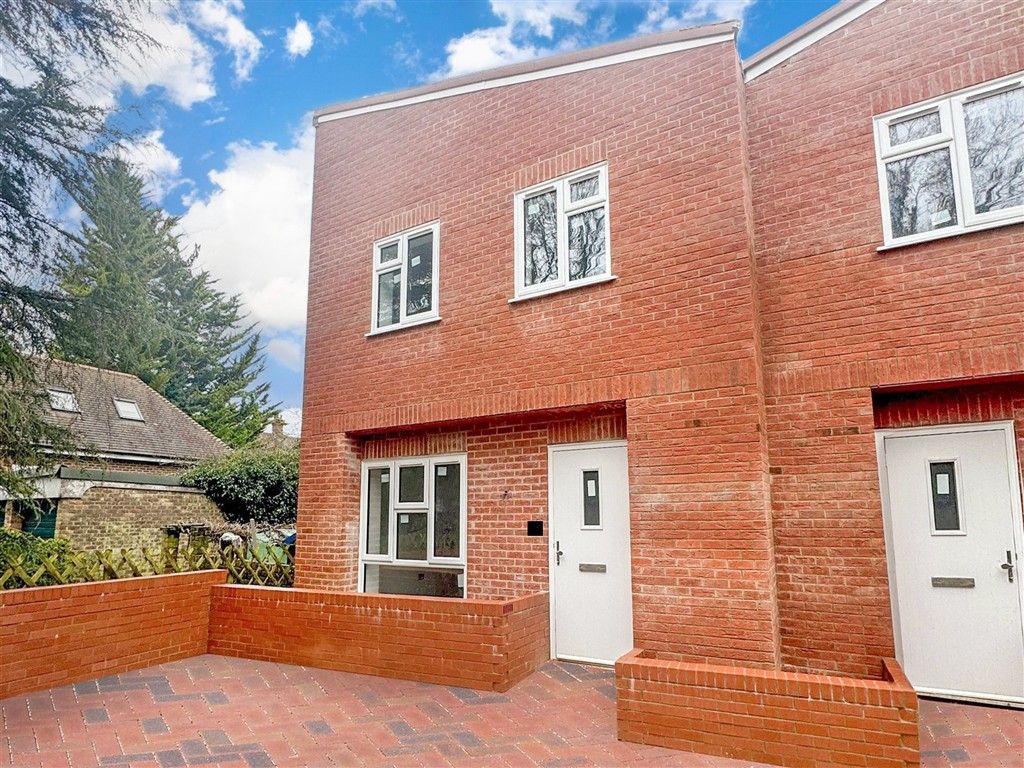 Property photo 1 of 2 Front