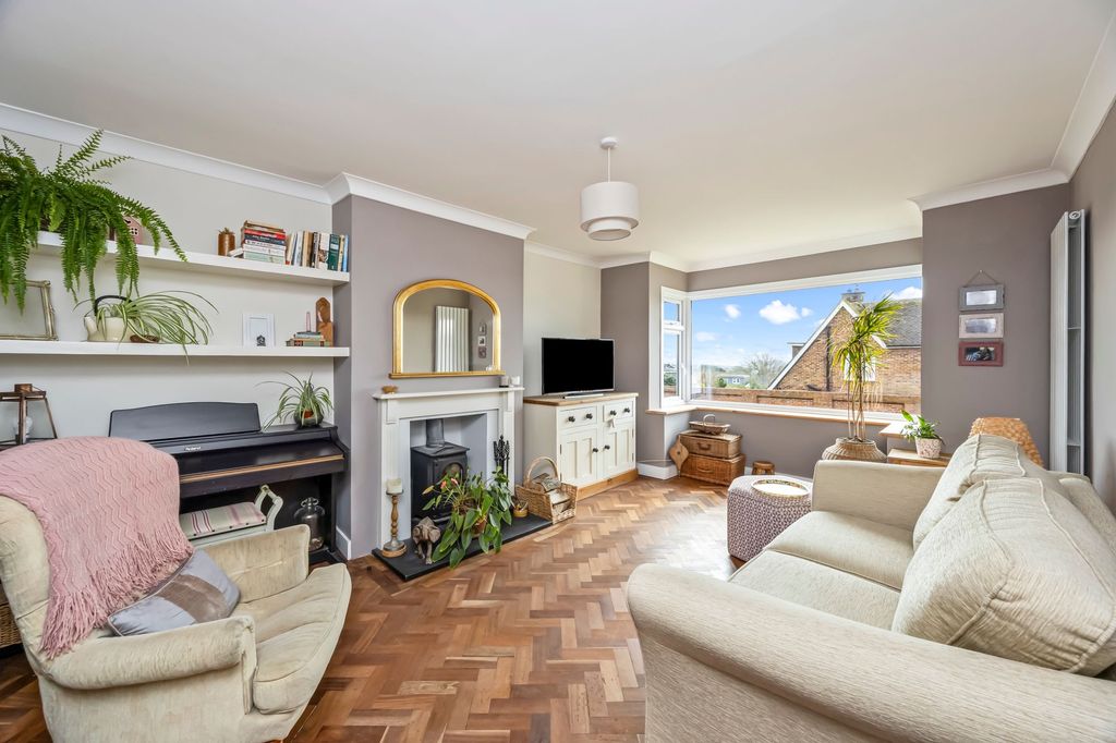 Property photo 2 of 27