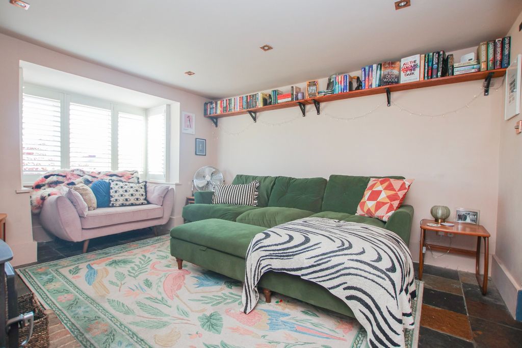 Property photo 3 of 22 5159172