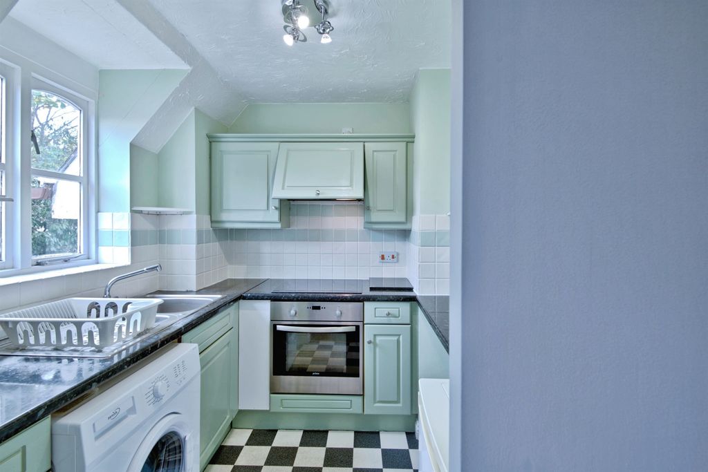 Property photo 2 of 16