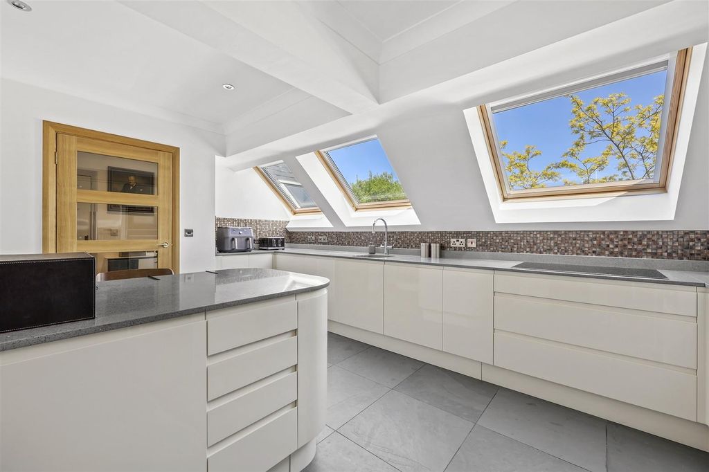 Additional image 11 of 3 bed flat for saleCrows Road, Epping CM16