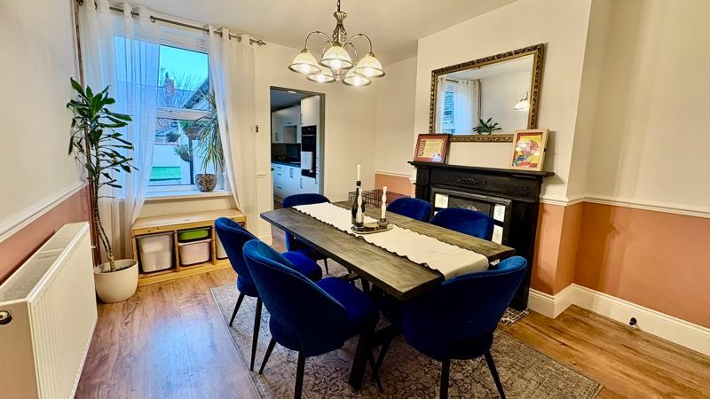 Property photo 1 of 17 Photo 9